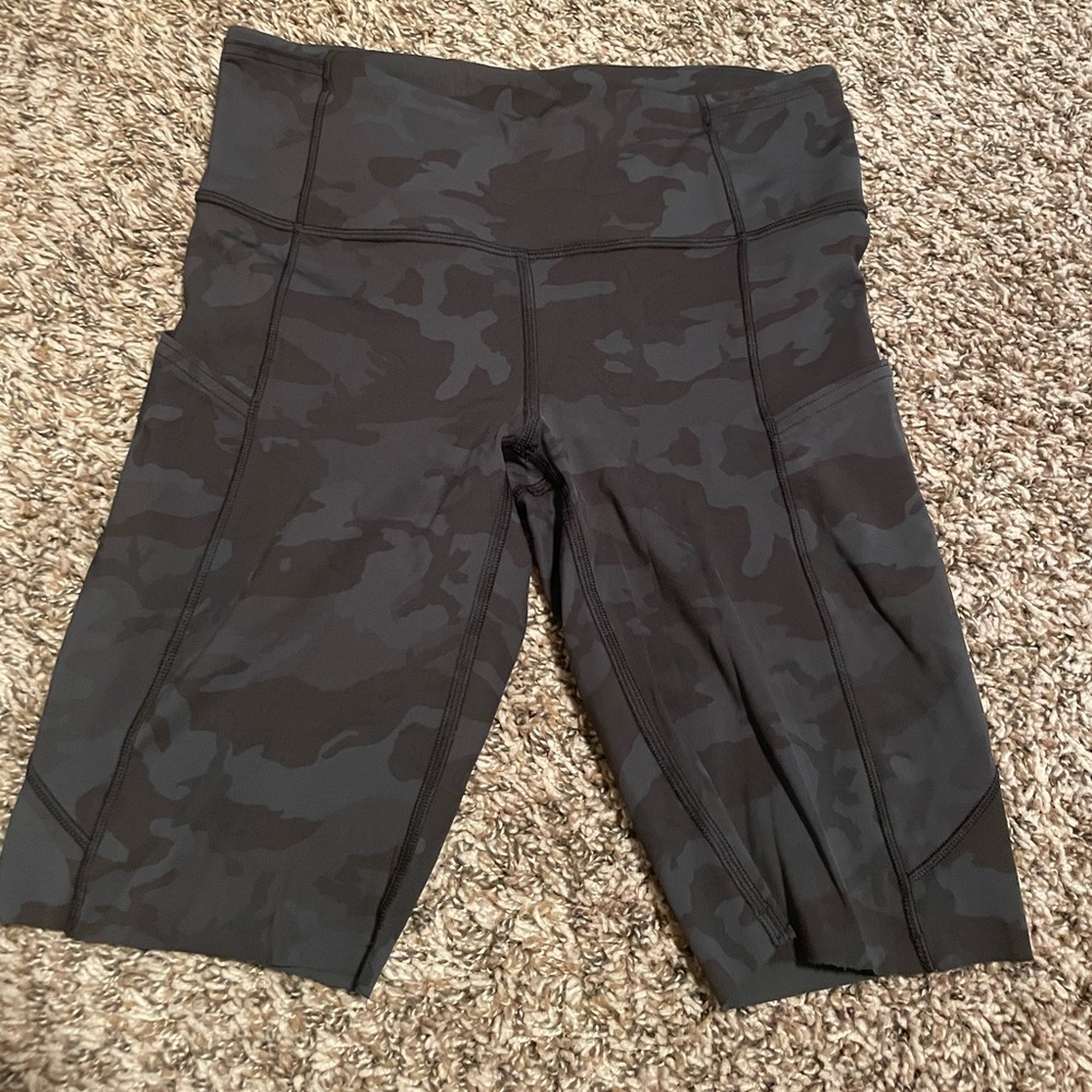 EUC Fast and Free high rise 8” shorts